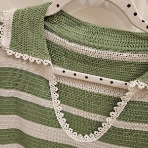 BKE Green and White V-Neck Sweater